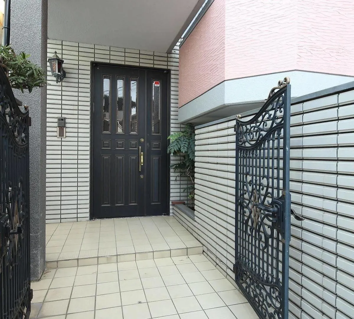 Bourgeois - Women Only Hotel Osaka 2*,